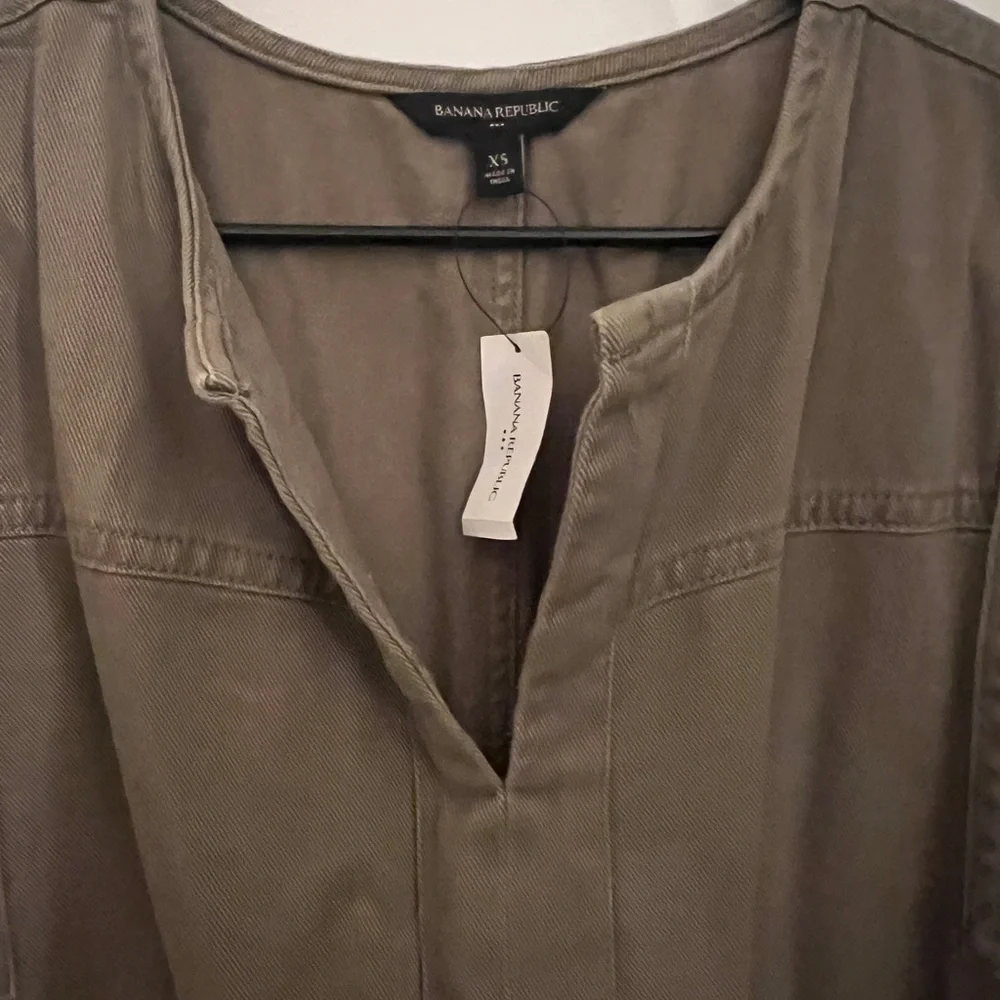 Banana Republic Light Olive Green SPLIT-NECK MINI DRESS Size XS - Picture 9 of 10